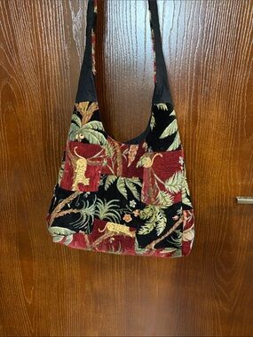 Stylish Black and Red Tapestry Shoulder Bag